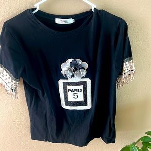 Black top shirt paris